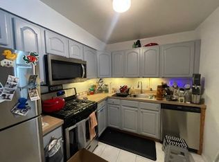 20-16 38th St #2B, Astoria, NY 11105