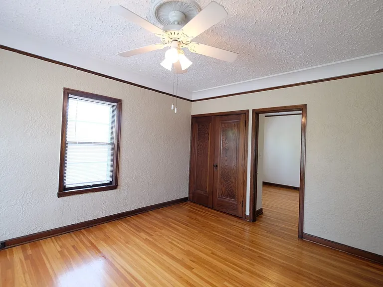Step into Central Lakes of Uptown, where spacious, sunlit rooms and elegant hardwood floors create a warm atmosphere. Enjoy the convenience of nearby amenities and a vibrant community. Explore your new home today!