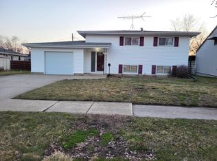 9420 Saric Dr, Highland, IN