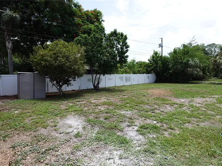5 S Hercules Ave — Photo 34