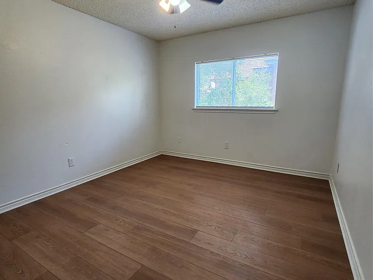 2704 Vinson Ct — Photo 8