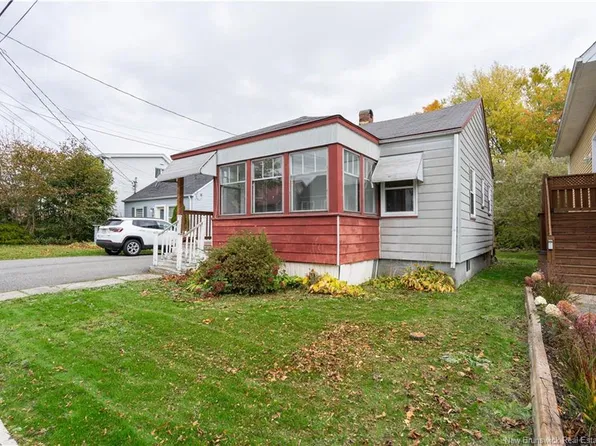 31 Topeka St, Saint John, NB E2J 1H9