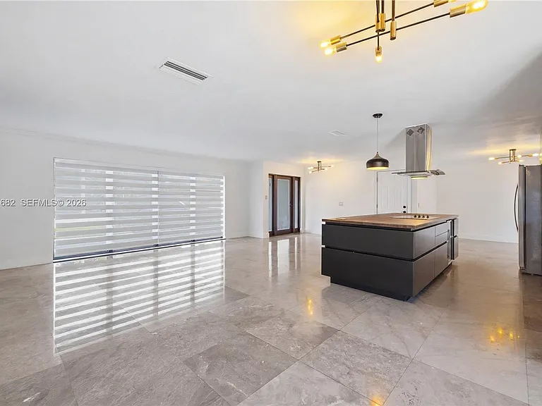 1415 W Camino Real — Photo 4