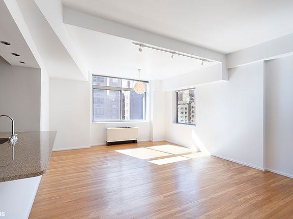 3rd image of 143 E 34th St APT 14S