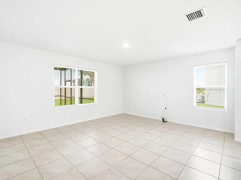 5635 Hollingworth Trl — Photo 9