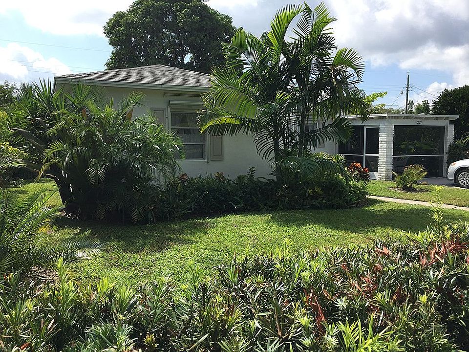 2nd image of 221 Princeton Dr