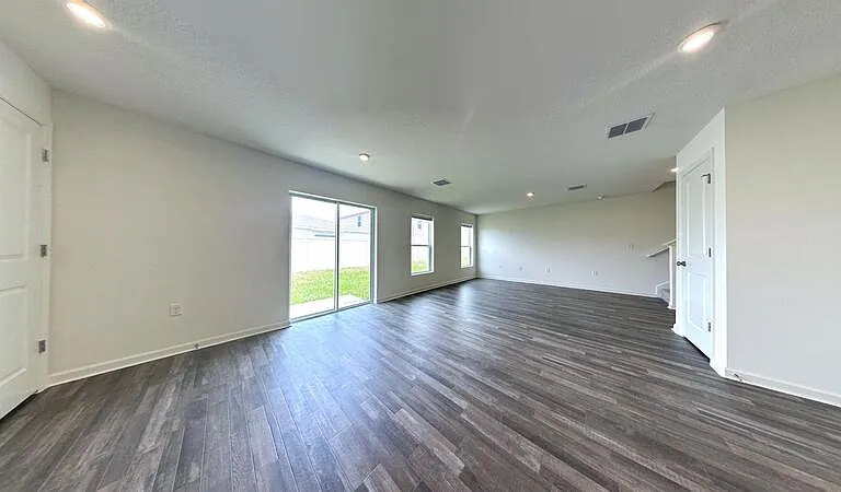 2068 Kentucky Rd — Photo 9
