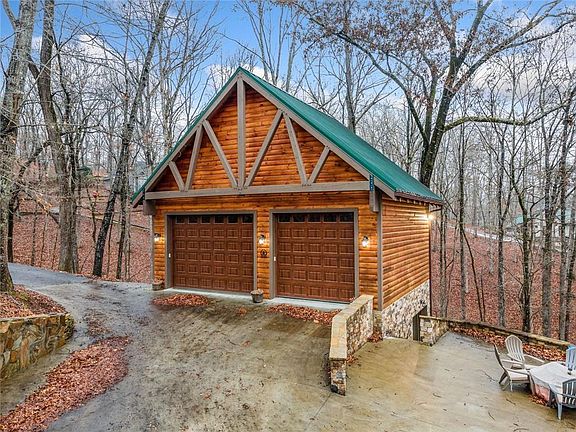 4th image of 5281 Laurel Ln