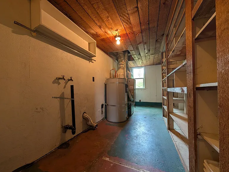2064 Washington St — Photo 10