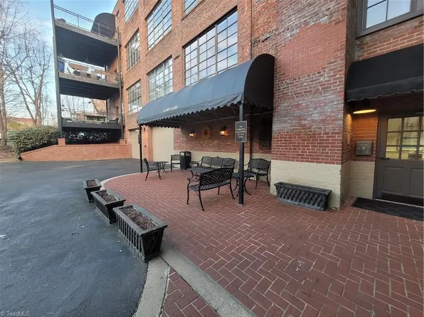 165 Virginia St #406, Mount Airy, NC 27030