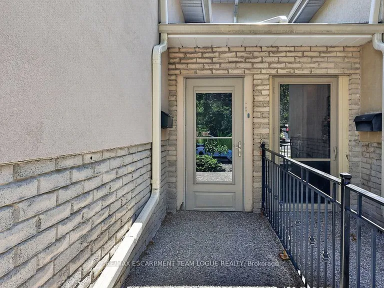 1444 Paddington Ct — Photo 35