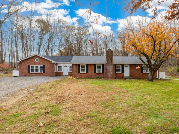 9 Storrs Heights Road, Mansfield, CT 06268