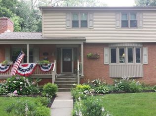 196 Valley Park Dr, Pittsburgh, PA 15216