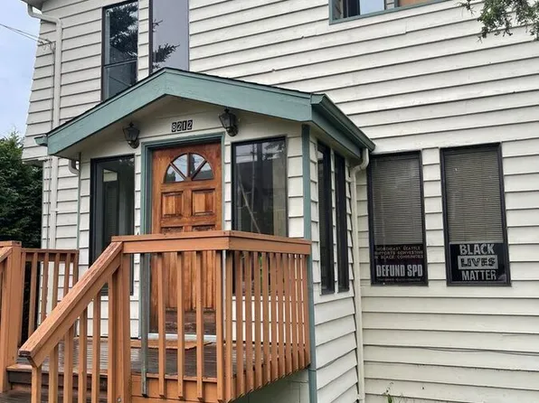 8212 15th Ave NE Unit A, Seattle, WA 98115