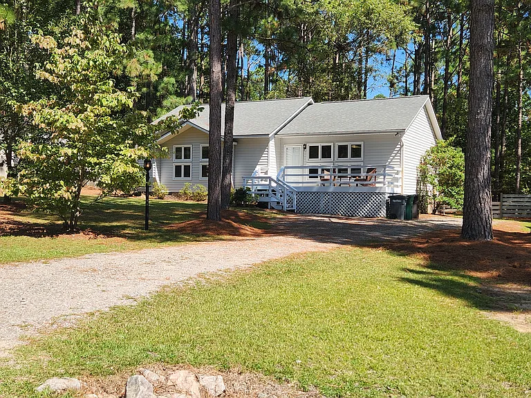 435 Sandhills Cir — Photo 17