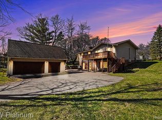 3303 Sandy Shore Dr, Metamora, MI