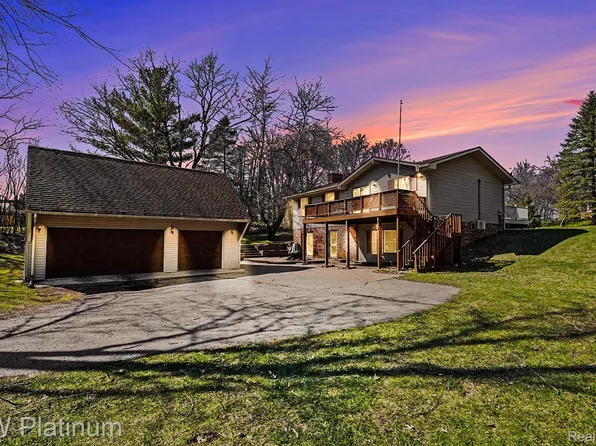 3303 Sandy Shore Dr, Metamora, MI 48455