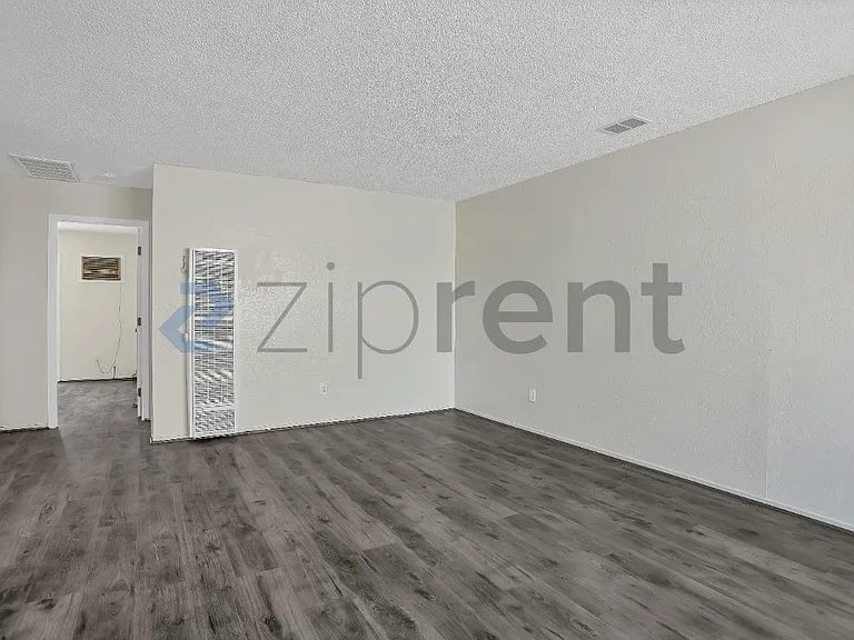 16025 L St #C — Photo 7