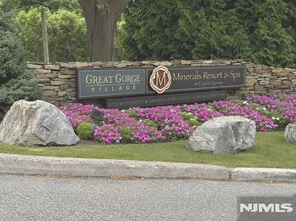 1 Beaver Creek #4, Vernon, NJ 07462