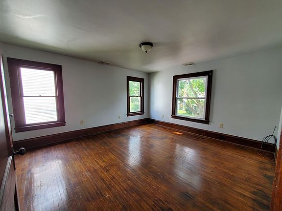 4th image of 437 1/2 Arch St #71652CD50