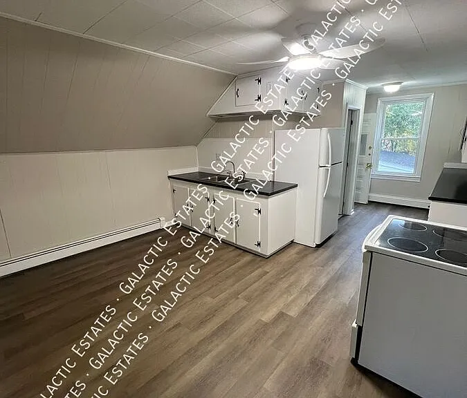 389 Boynton St #2 — Photo 4