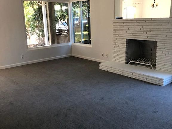 3rd image of 275 Tyrella Ave