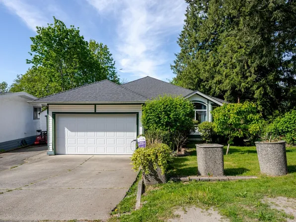 13747 115th Ave, Surrey, BC V3R 2P1