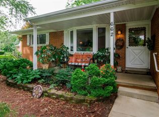 662 Old Creek Dr, Saline, MI 48176