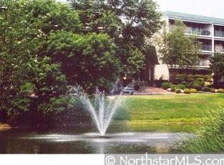 10521 Cedar Lake Rd APT 204, Minnetonka, MN 55305