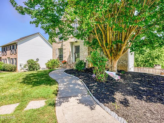 2nd image of 5626 Eagle Crest Ln
