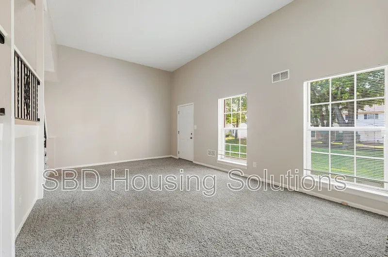 3 bed, 2.5 bath, 1728 sqft, $1,695 — Photo 4