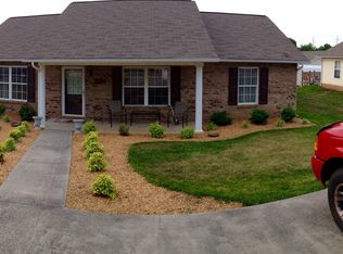 1032 Berry Trail Dr, Sevierville, TN 37862