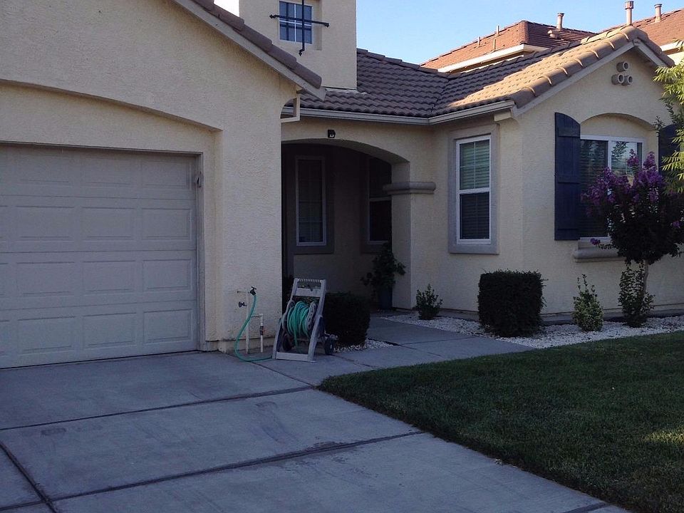 1st image of 2163 Aspenglen Way