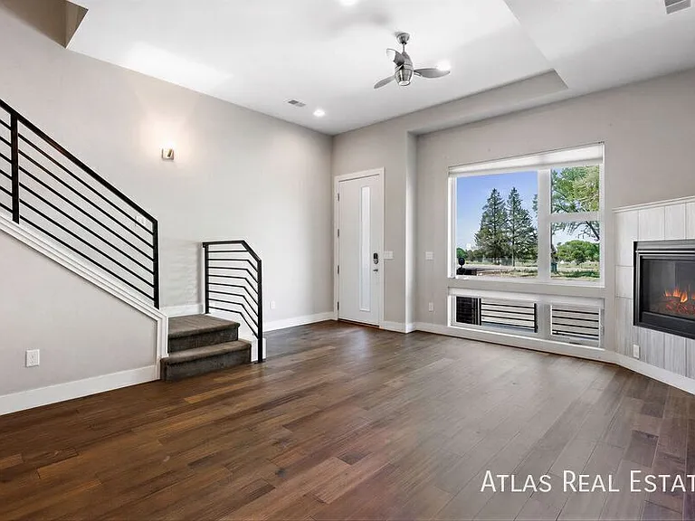 4132 E 35th Ave — Photo 3
