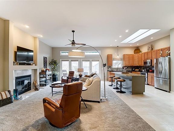 5th image of 805 Zengel Dr