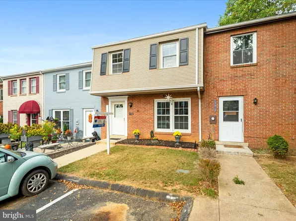 17910 Hickory Ln, Hagerstown, MD 21740