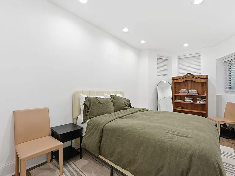 1841 Monroe St NW — Photo 13