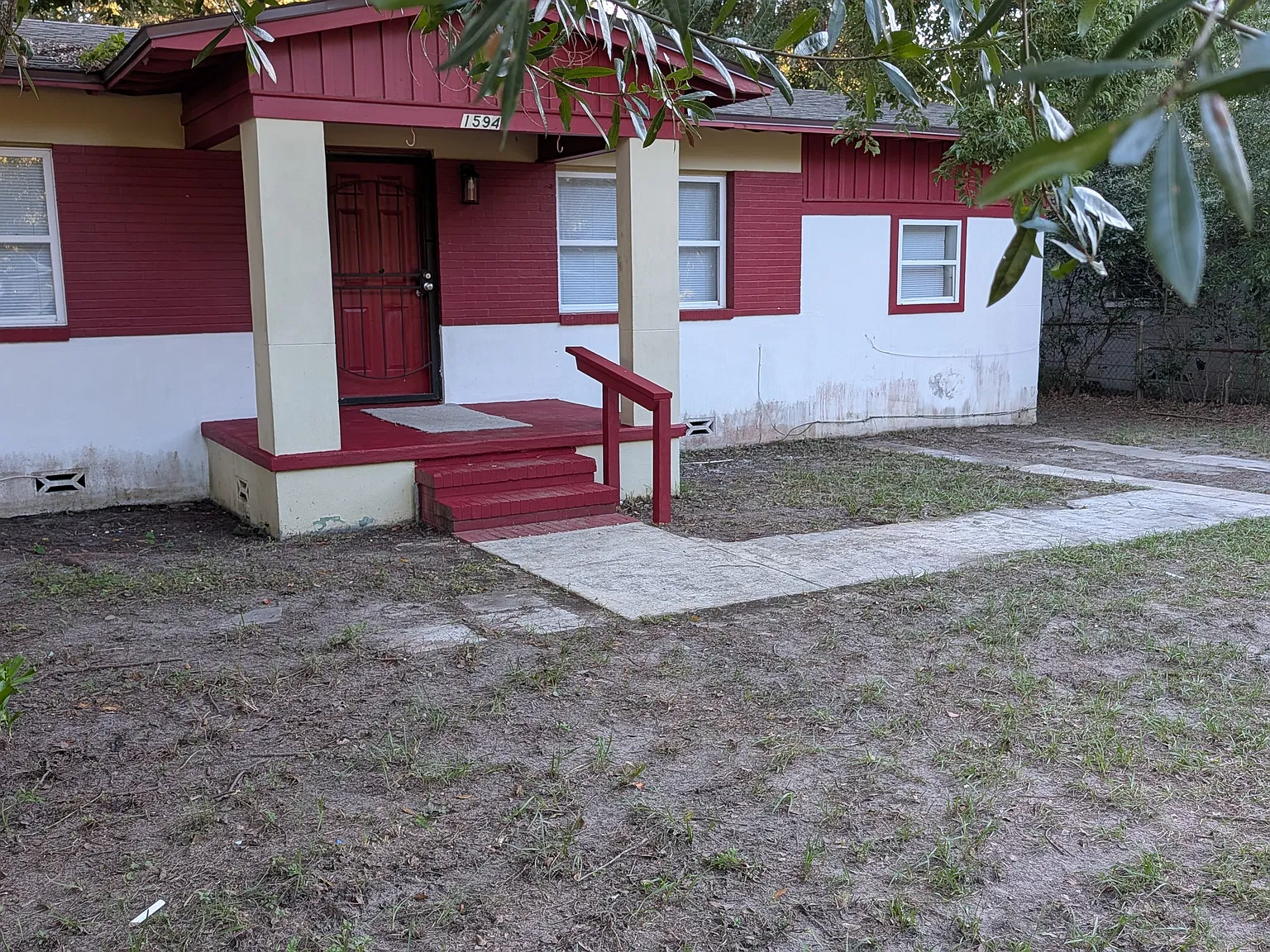 3 bed, 870 sqft, $1,250 — Photo 1