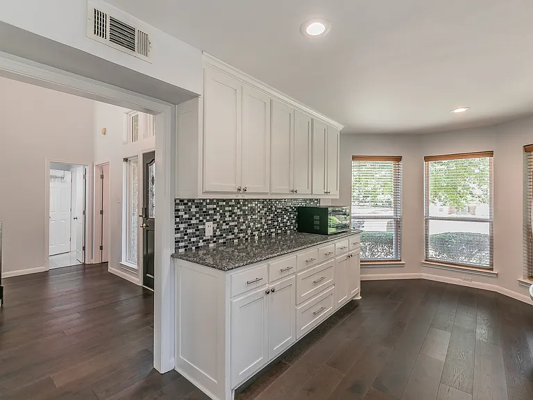 2 Edgemere Ct — Photo 15