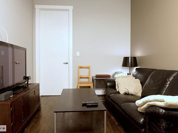 4th image of 638 Kosciuszko St APT 1L