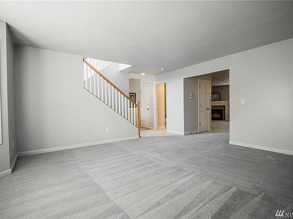 3rd image of 3312 Mia St NE