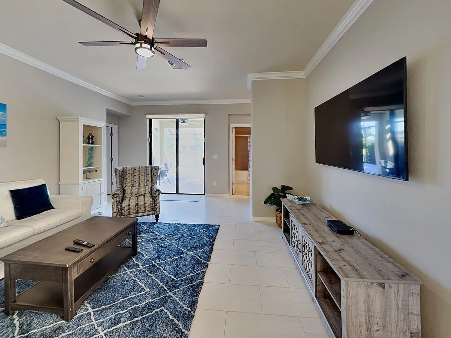 3 bed, 2.0 bath, 1670 sqft, $3,500 — Photo 3