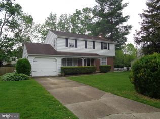 814 Windsor Dr, Cinnaminson, NJ 08077