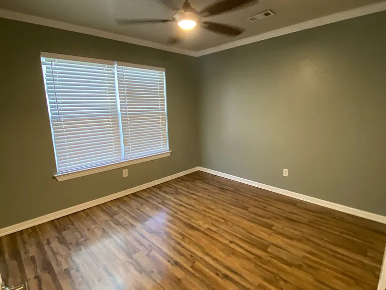 610 Topaz St — Photo 19