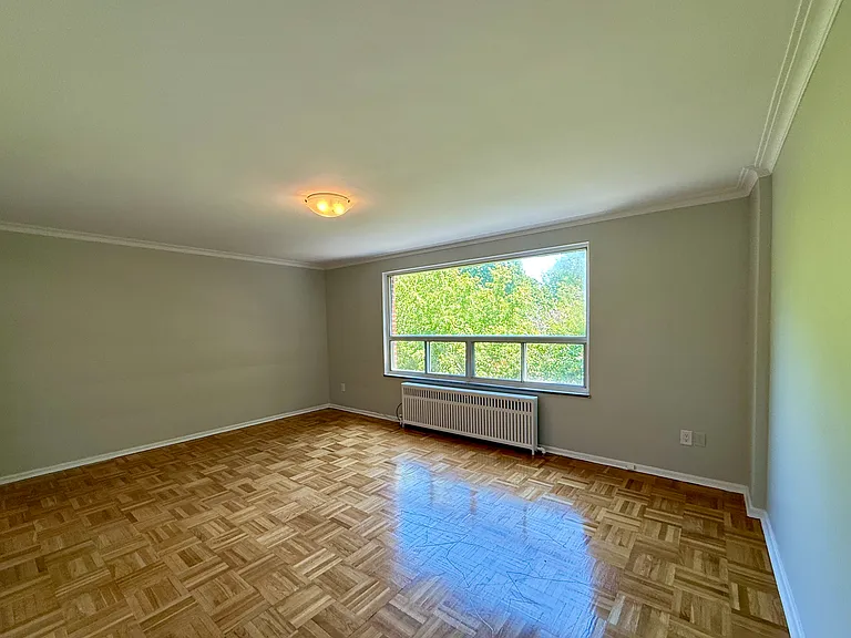 1299 Bayview Ave #18 — Photo 1