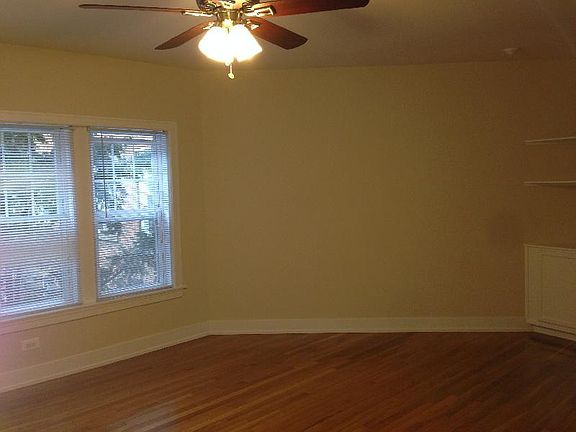 3rd image of 1833 W Foster Ave #2B