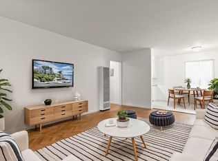 7111 Whitsett Avenue, North Hollywood, CA 91605