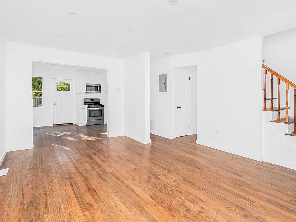 1st image of 2727 Kingsland Ave