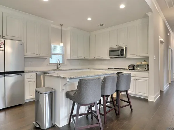 14117 Village Square Ave, Baton Rouge, LA 70818