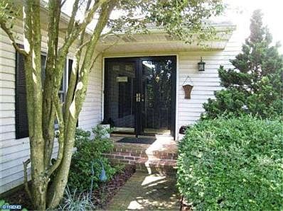 2nd image of 15 Main Lin Dr